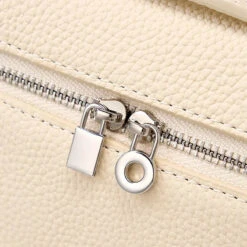 Square Mini Sac Bandoulière Femme Cuir 19 Square Mini Sac Bandoulière Femme Cuir -Looqita mini sac bandouliere Square details